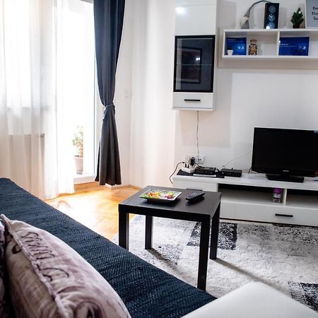 Apartman Black Star Leilighet Novi Sad Eksteriør bilde